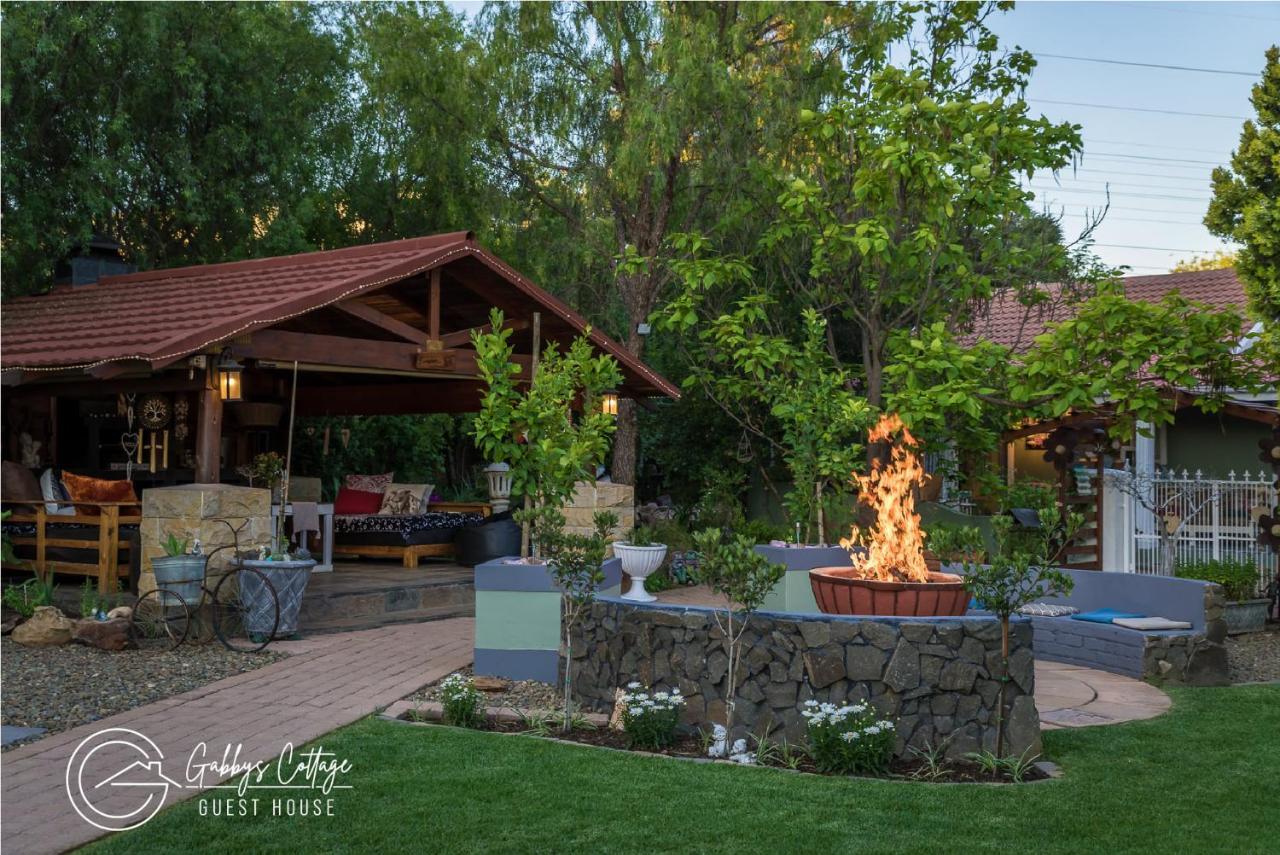 Gabbys Cottage Guesthouse Bloemfontein Dış mekan fotoğraf