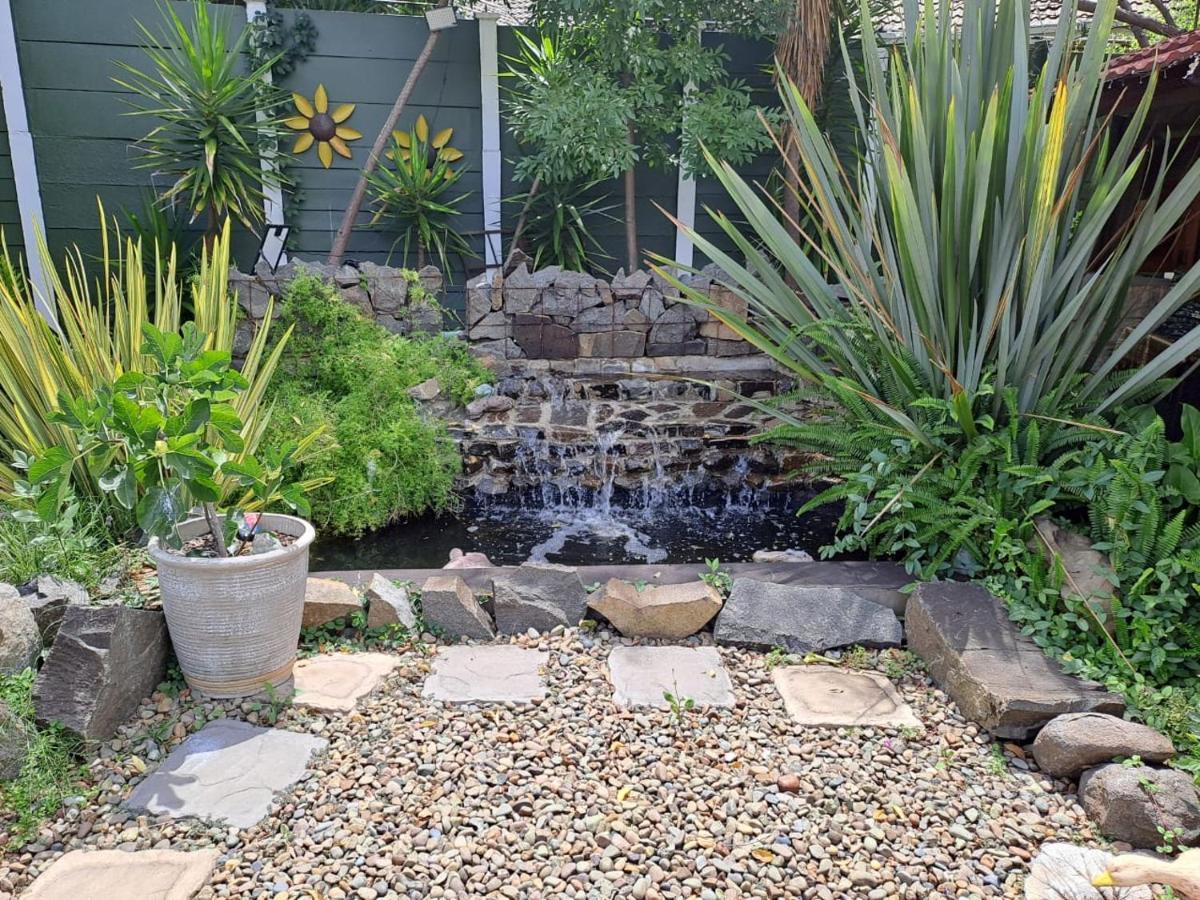 Gabbys Cottage Guesthouse Bloemfontein Dış mekan fotoğraf